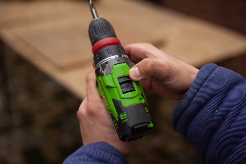 PROCRAFT PA12DFR vrtací aku šroubovák LiIon 12V 2x 1,5Ah Obrázek