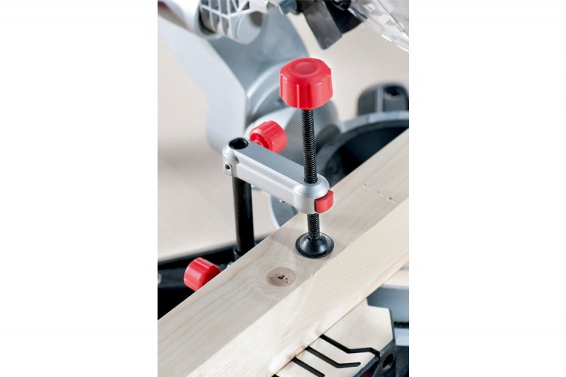 METABO KGS 305 M pokosová pila s pojezdem 61930500 + druhý pilový kotouč Obrázek