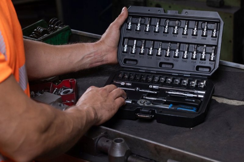 HOGERT HT1R216 gola sada 1/4" 46ks Obrázek